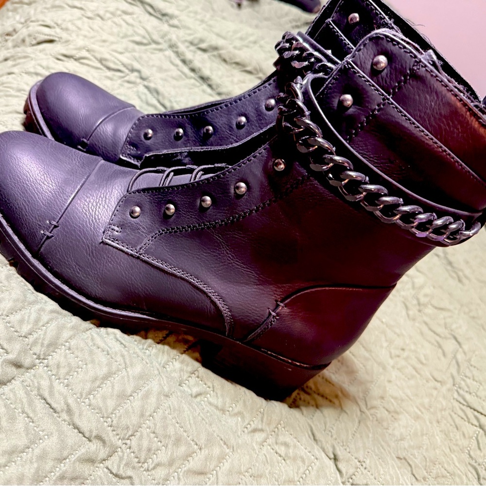 Brand new soda combat boots